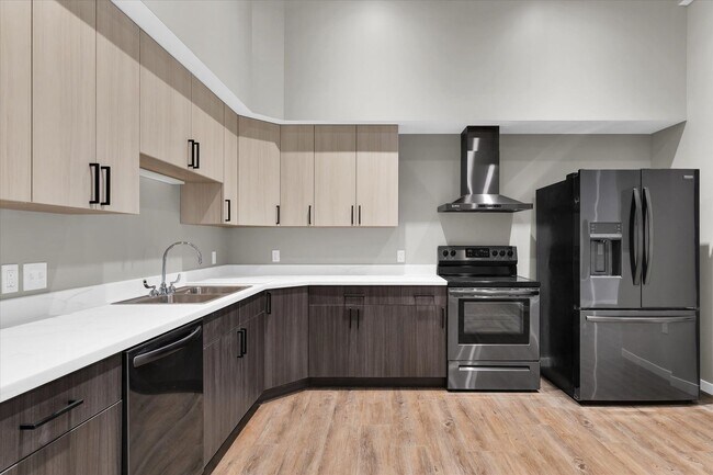 Foto del edificio - Live in Luxury! Stunning 1-Bedroom Apartment in Downtown Champaign