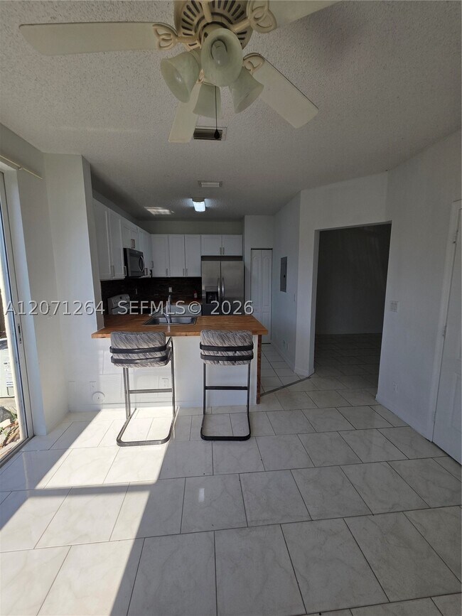 Foto del edificio - 21250 NE 8th Pl