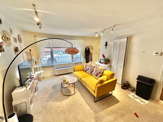 Foto del edificio - Adams Morgan Delightful 1 Bedroom with Cha...