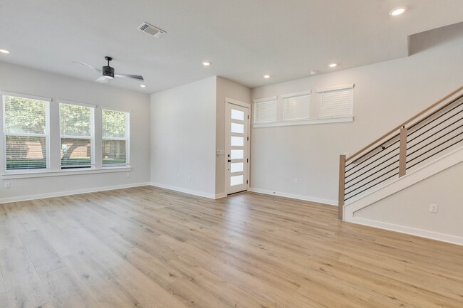 Building Photo - 13621 Defiance Pass