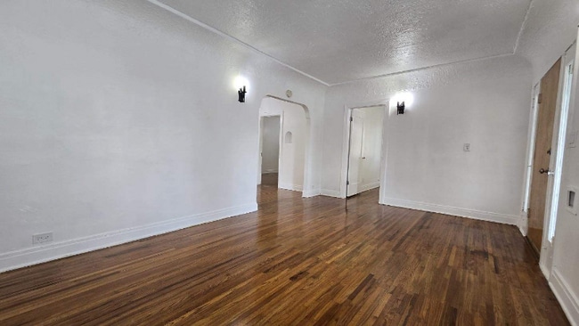 Foto del edificio - 243 W Walnut Ave