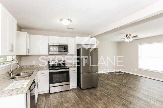 Building Photo - Charming 3 Bedroom in Dallas!