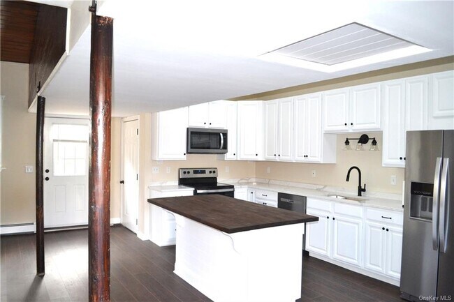 Building Photo - 3412 NY-52