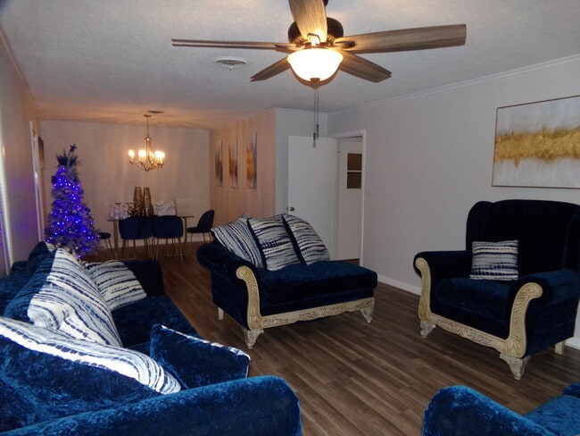 Building Photo - 706 Warpath Rd