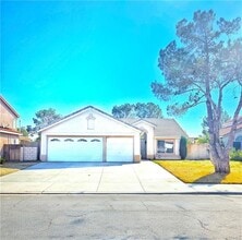 Building Photo - 3858 Southview Ct