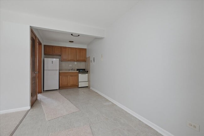 Building Photo - 6250 W 64th Pl