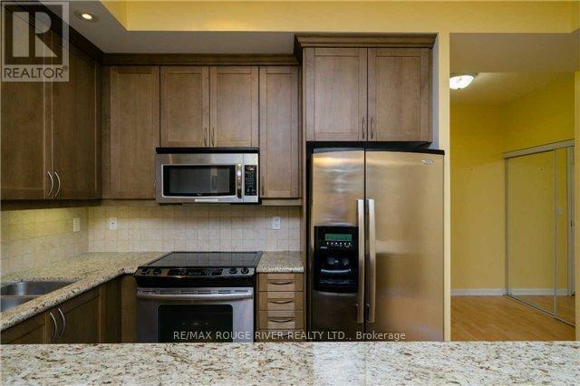 Building Photo - 628 Fleet St