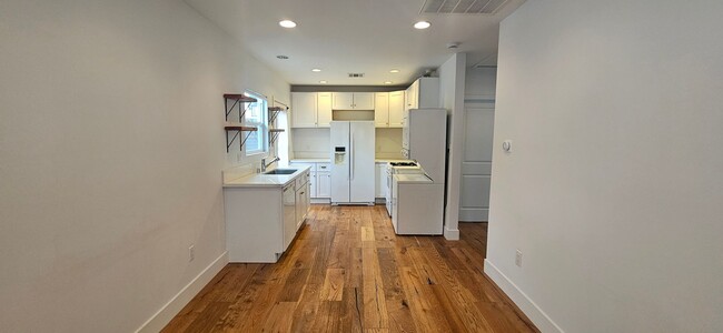 Building Photo - 4014 Effie St