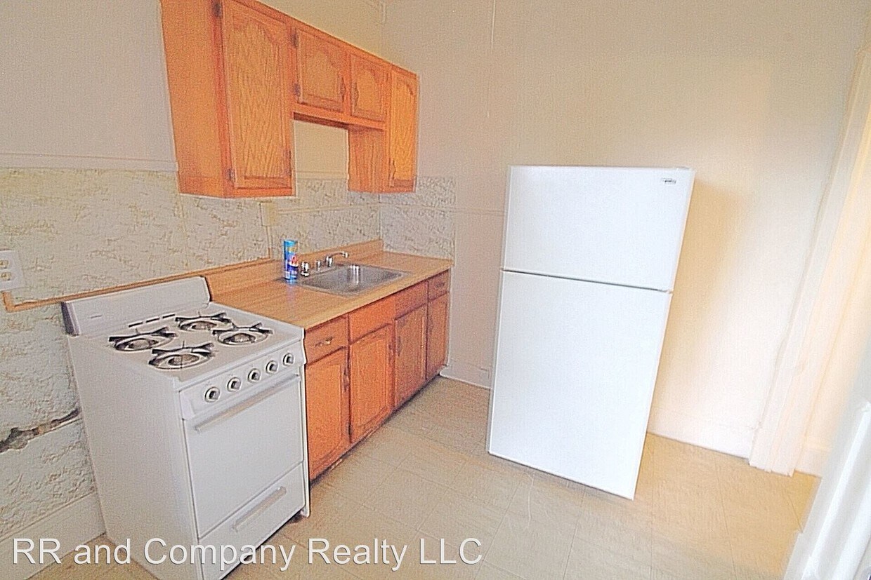 Building Photo - 321 Belmont Ave