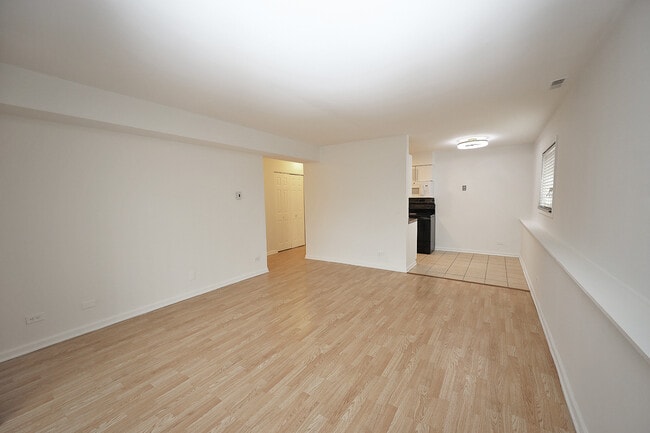 Building Photo - 900 Perrie Dr