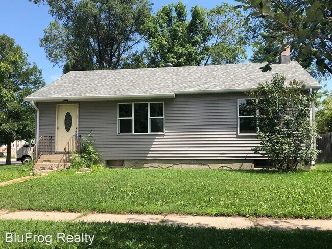 Building Photo - 3 br, 1 bath House - 224 5th Ave NE