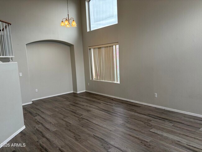 Building Photo - 128 W Oxford Ln