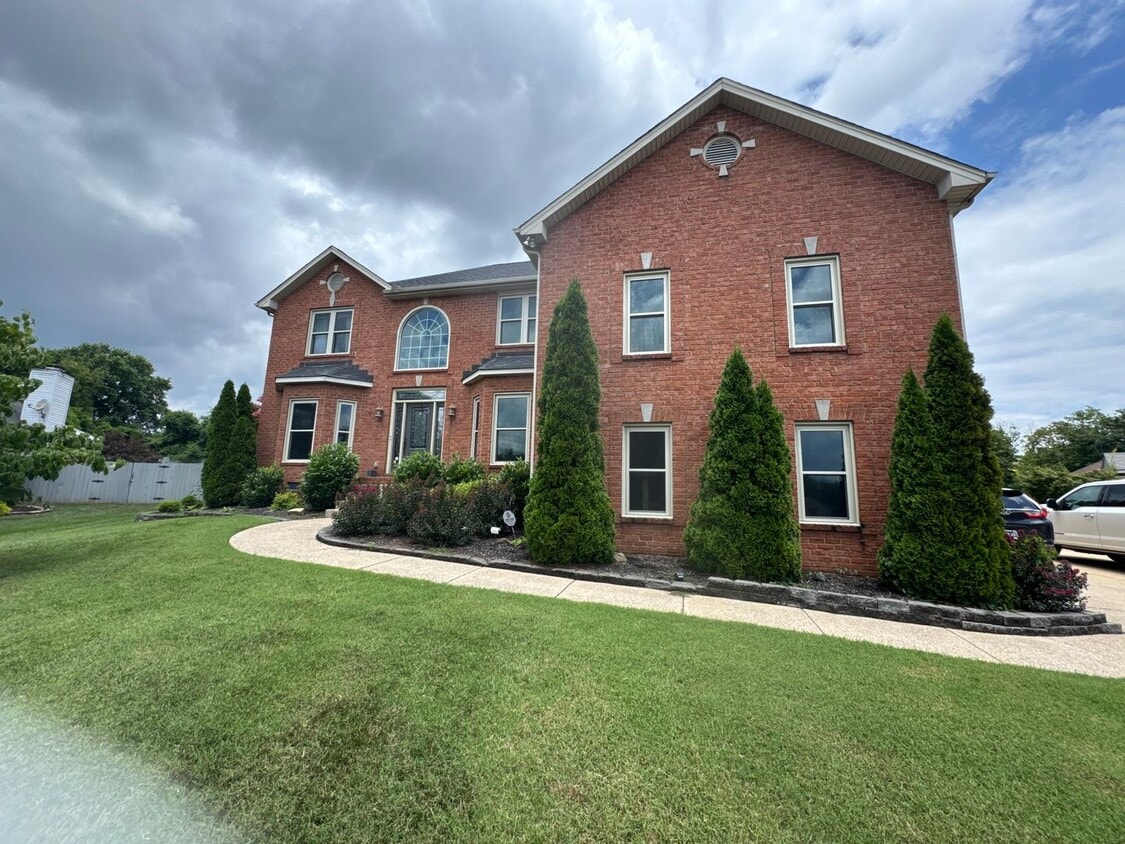 Primary Photo - FOR LEASE- 4 BEDROOM FURNISHED HOME IN MT....