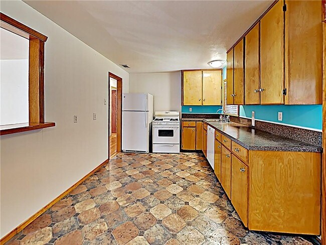 Building Photo - 5204 Berkman Dr