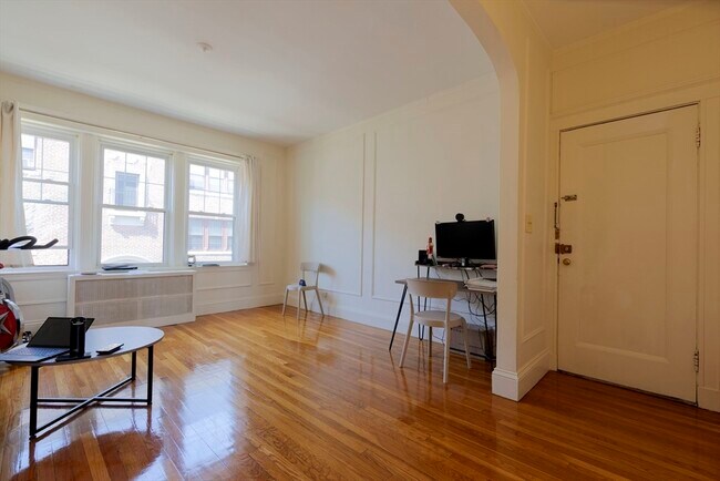 Building Photo - 401 Washington St