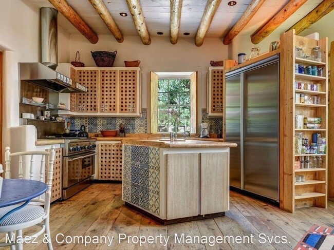 Building Photo - 2 br, 2.5 bath House - 1520 Cerro Gordo