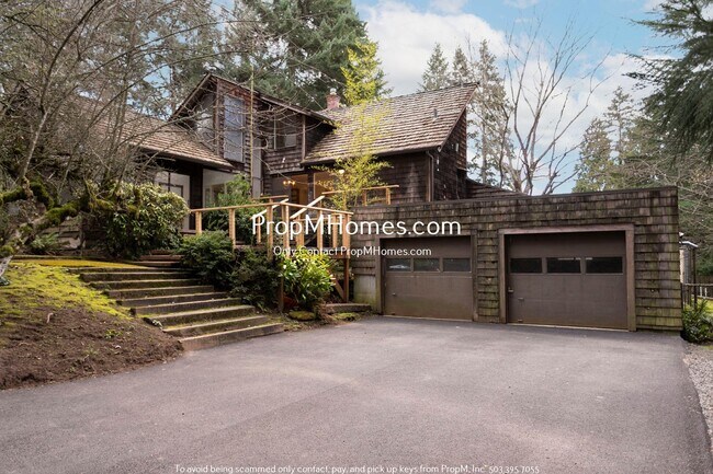 Foto del edificio - Rare Three Bedroom Gem in SW Portland!