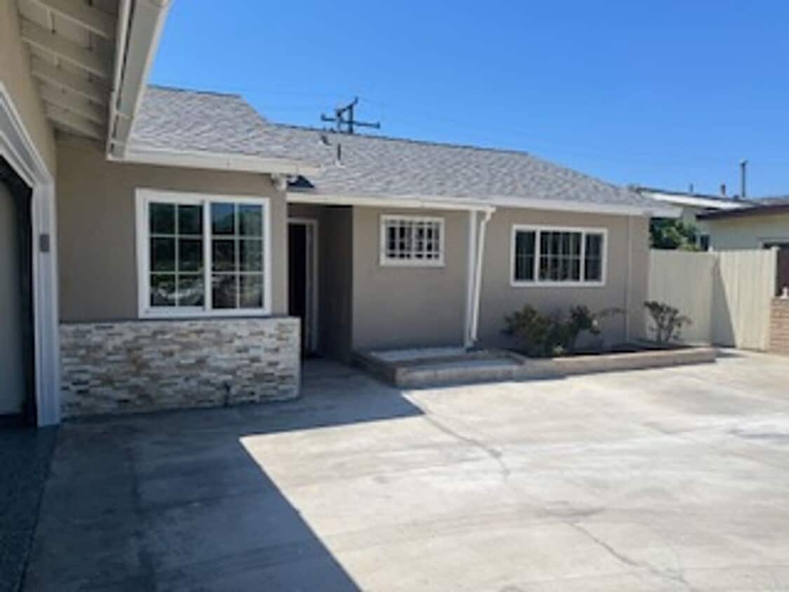 Primary Photo - Beautiful 4 Bedroom Home Located in Garden...