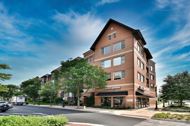 Building Photo - 930 Curtiss St
