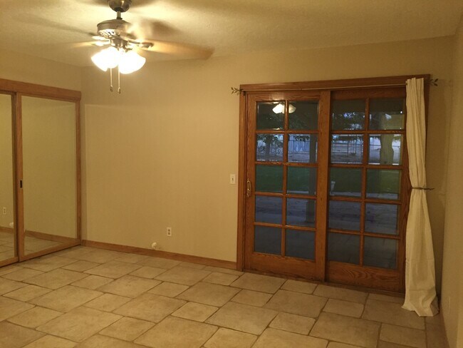 Building Photo - 33210 Dorama Ave