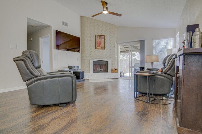 Foto del edificio - 2801 Norfolk Dr