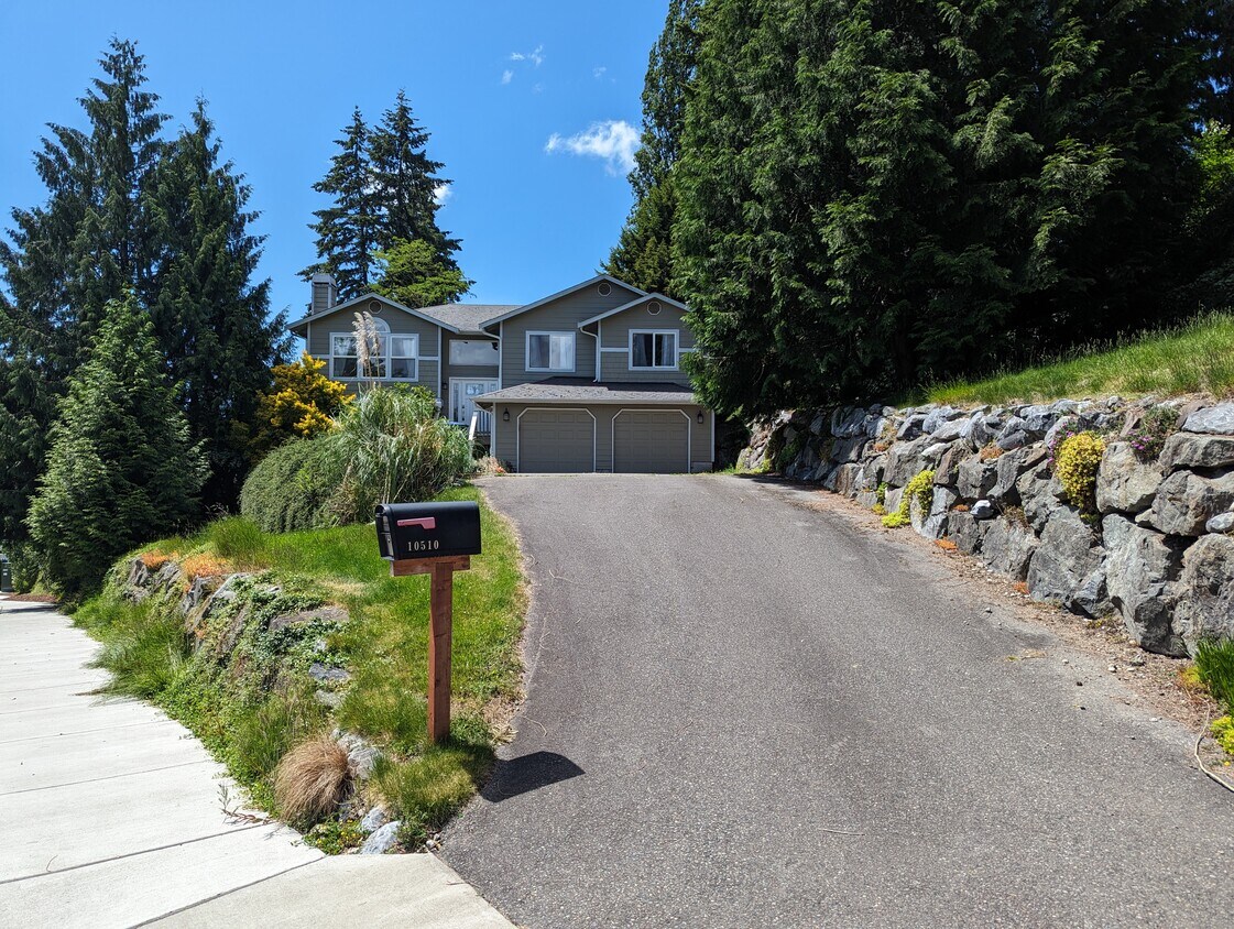 Primary Photo - 10510 Ross Rd