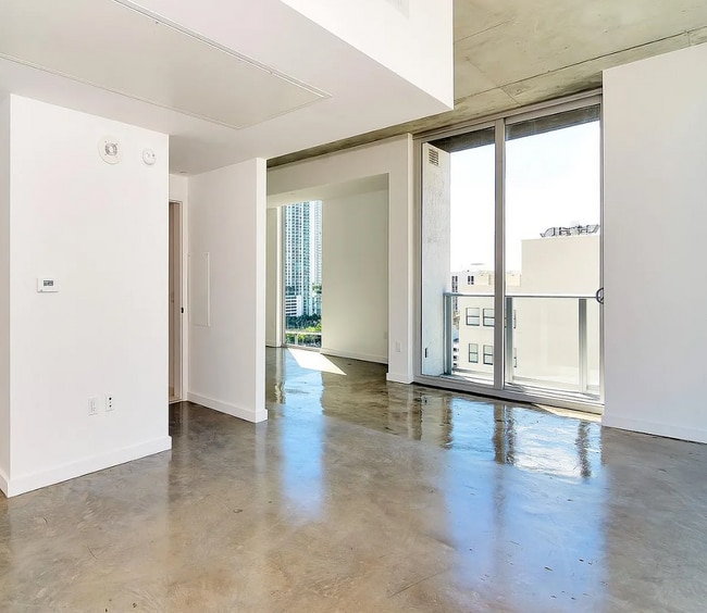 Foto del edificio - 151 SE 1st St