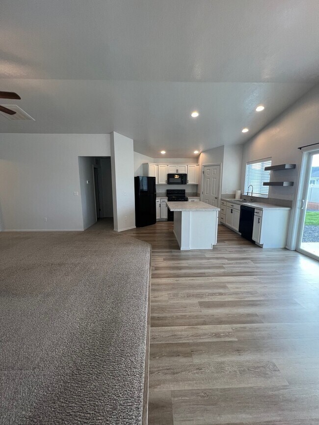 Foto del edificio - 3 Bed 2 Bath Nampa!