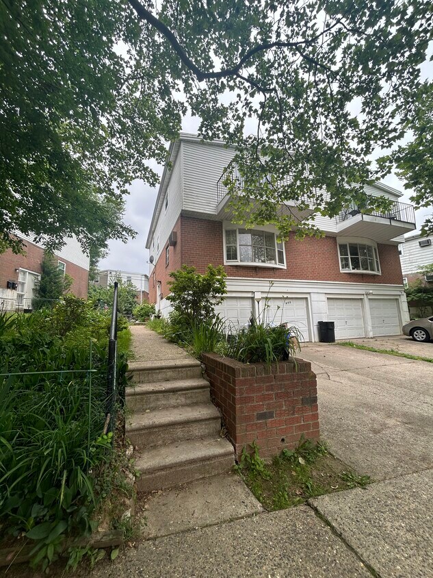 Foto principal - 477 Parlin St