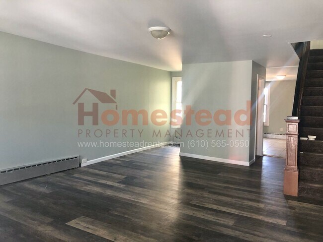 Building Photo - 3 Bedroom 1.5 Bath Home in Linwood!