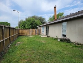 Building Photo - 11002 Longtom Ct