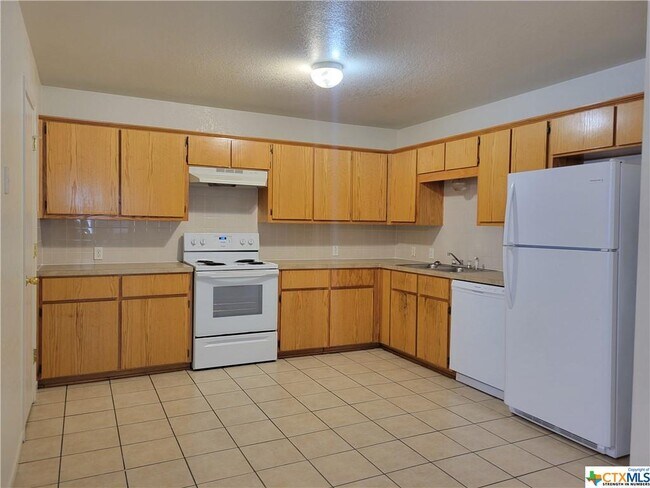 Building Photo - 1614 Yuma Trail