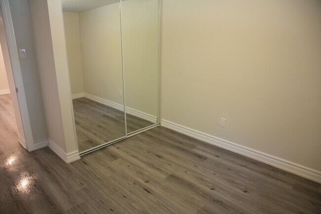 Photo du bâtiment - 4 Camilla Crescent