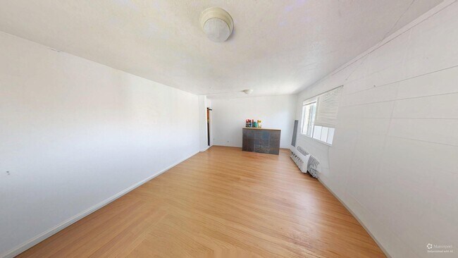 Building Photo - 1105 11th St