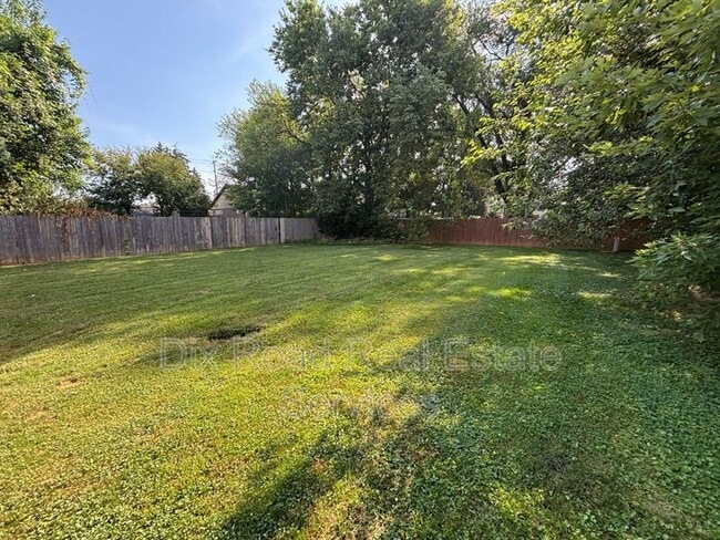 Building Photo - 1415 Villa Ct