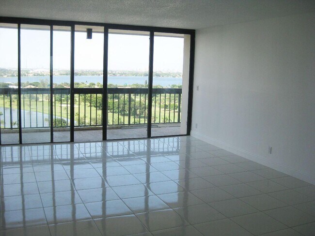 Foto del edificio - 2425 Presidential Way