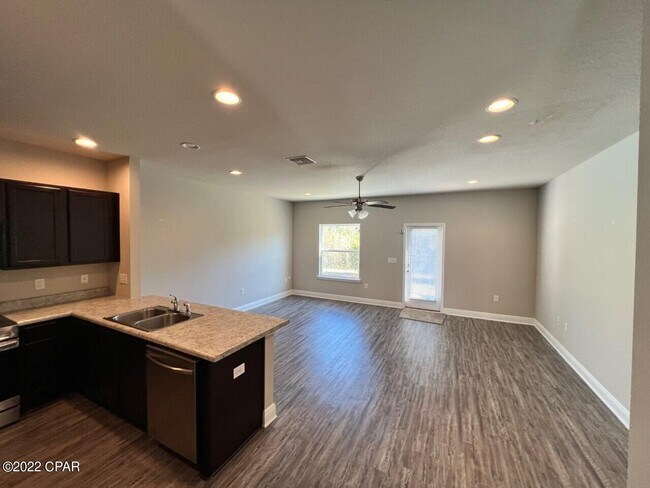 Building Photo - 5836 Callaway Cir