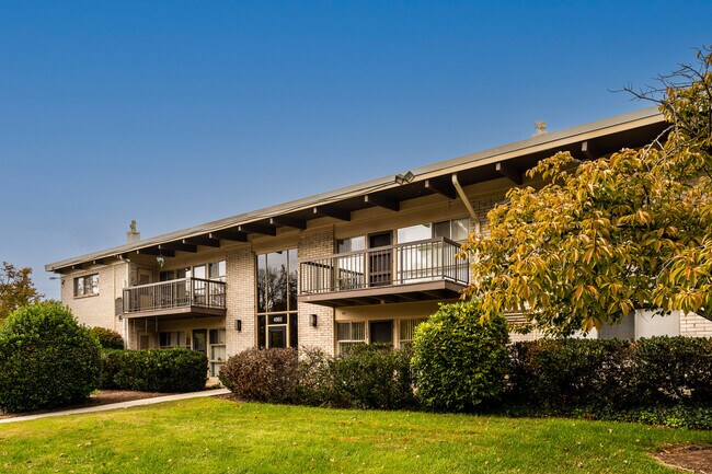 Foto del edificio - 4965 Americana Dr