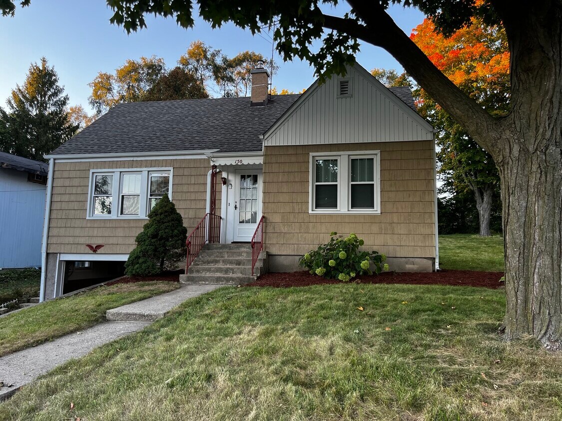 150 Franke Ave, Cary, IL 60013 House Rental in Cary, IL