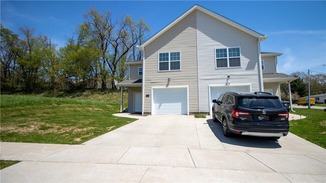 Building Photo - 4925 Grouse Hollow Drive