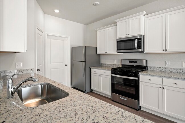 Building Photo - 15695 Honey Cv Dr