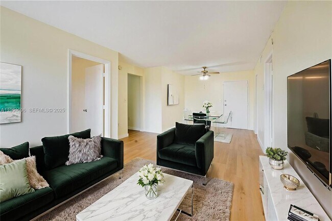 Foto del edificio - 4801 NW 7th St