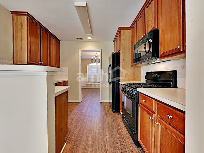 Foto del edificio - 356 Ridgestone Dr SW