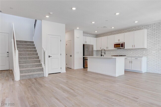 Foto del edificio - 11652 Desert Hollow Avenue