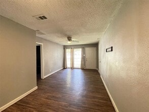 Building Photo - 5213 Anzio Rd