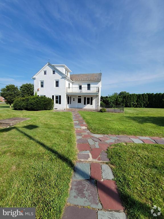 Building Photo - 1022 Gravel Pike