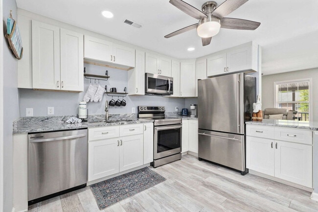 Building Photo - 430 Yaupon Ave