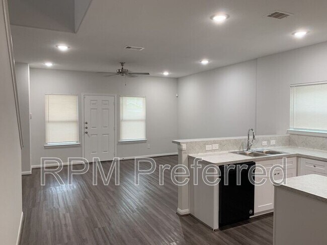 Foto del edificio - 9022 Everglade Dr