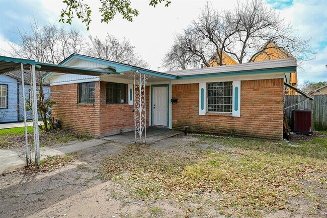 Building Photo - 3714 Lydia St