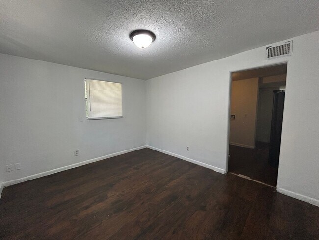 Foto del edificio - Nolan Street Duplex